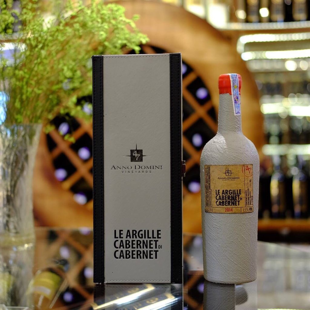 Rượu vang Ý Le Argille Cabernet di Cabernet (Chai Xi Măng)